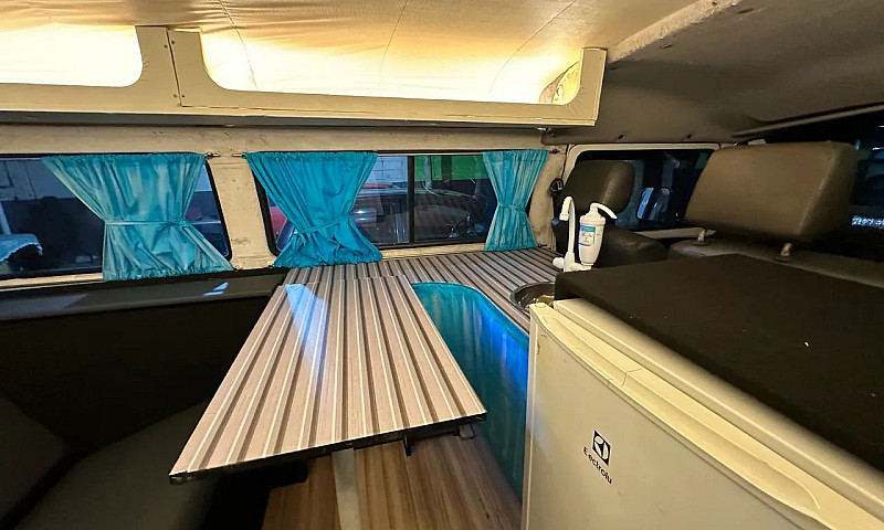 Volkswagen Kombi Sta...