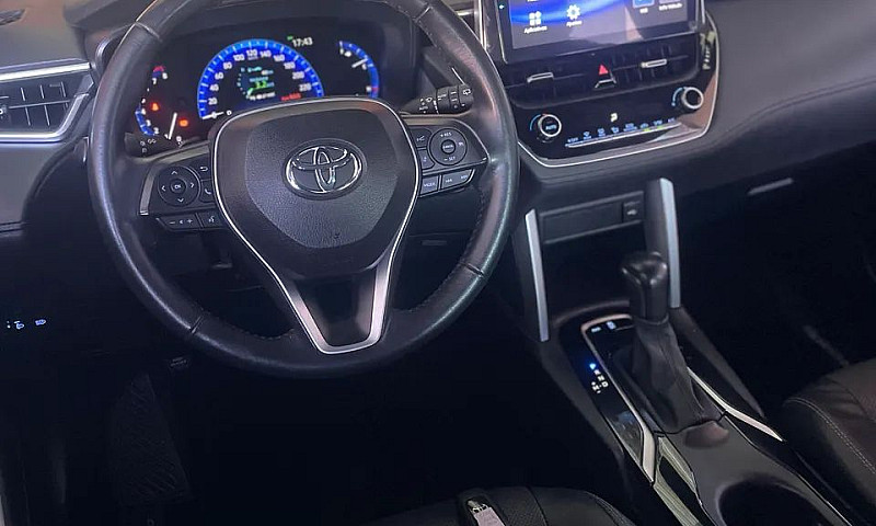 Toyota Corolla Cross...