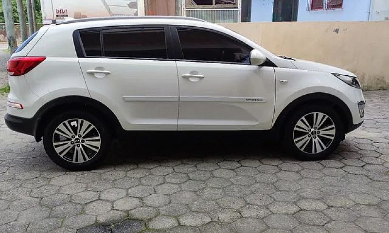 Kia Sportage Lx 2015...