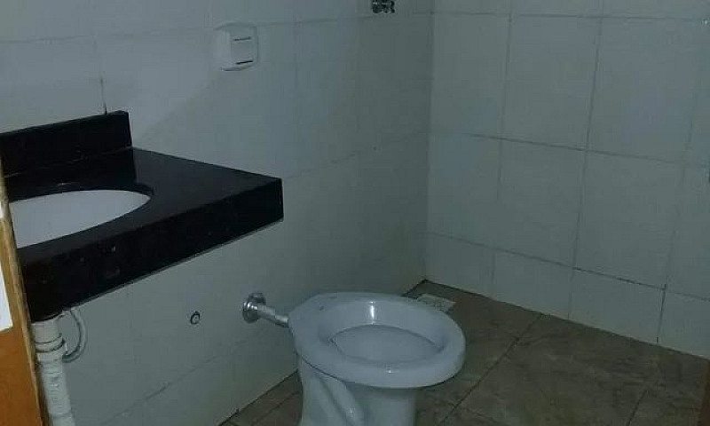 Casa Com Barracão 32...