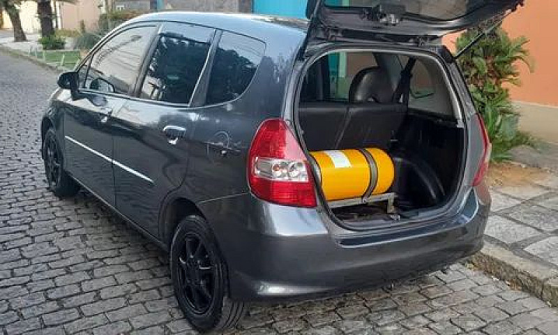 Honda.   Fit.    200...