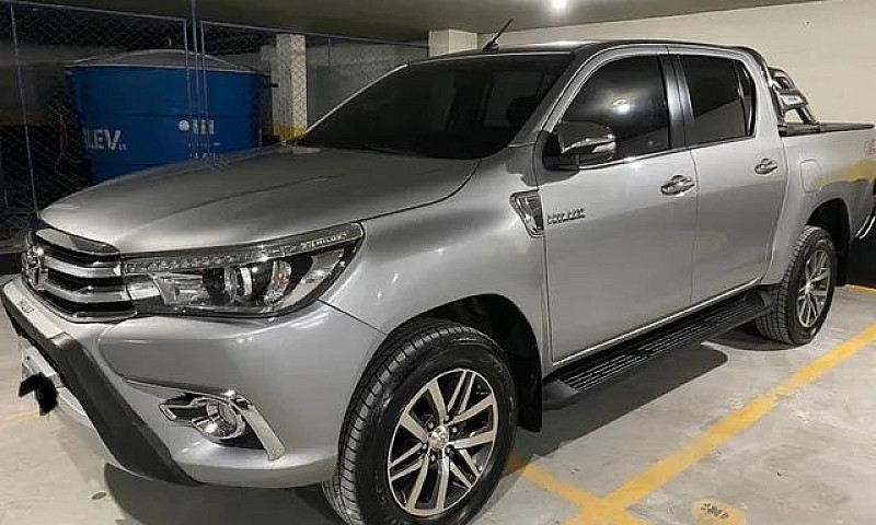 Vendo Hilux Srx 2016...