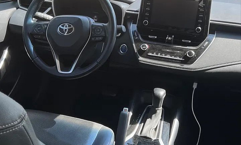Corolla Altis Hybrid...