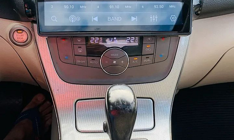 Nissan Sentra Unique...