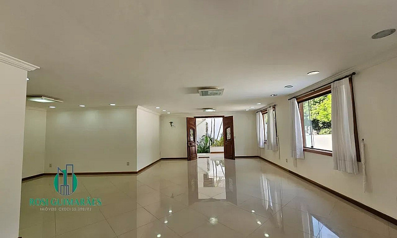 Casa Linear Condomin...