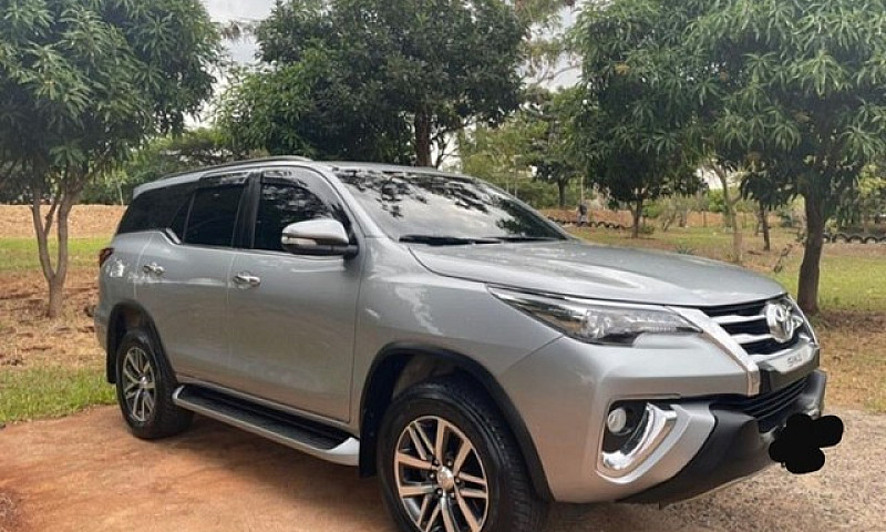 Toyota Hilux Sw4 Srx...