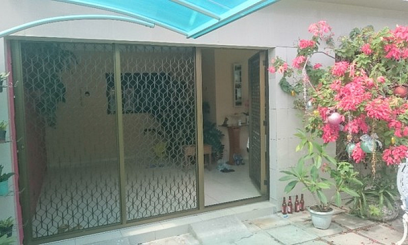 Aluga-Se Casa Mobili...