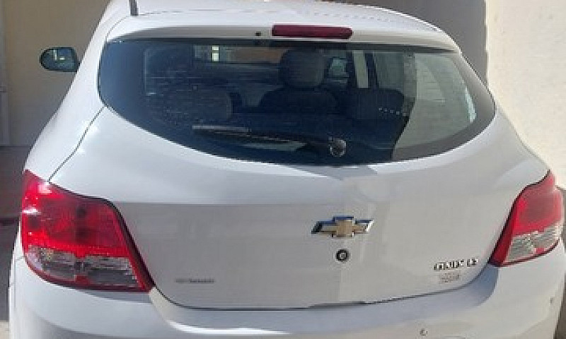 Vendo Onix Lt 14/15...