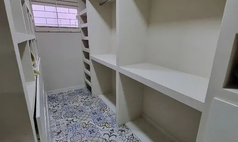 Casa Na Praia, Sobra...