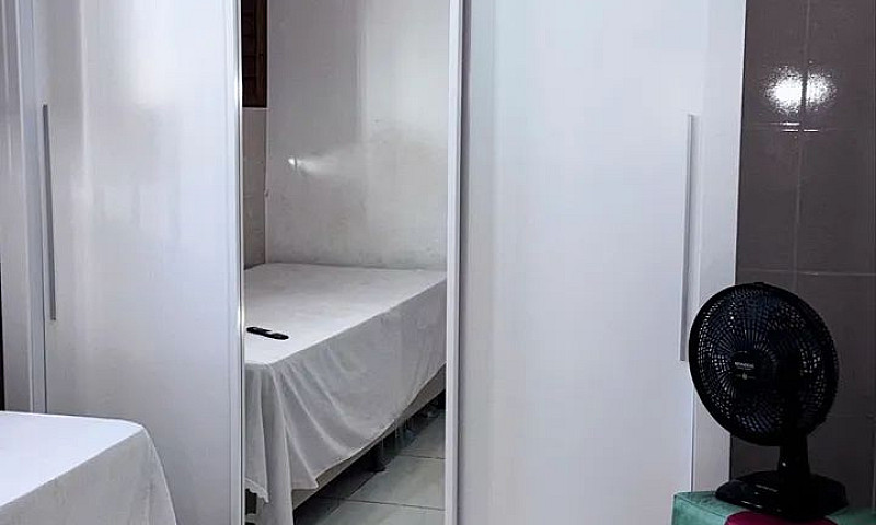 Geisel: Piscina, Áre...