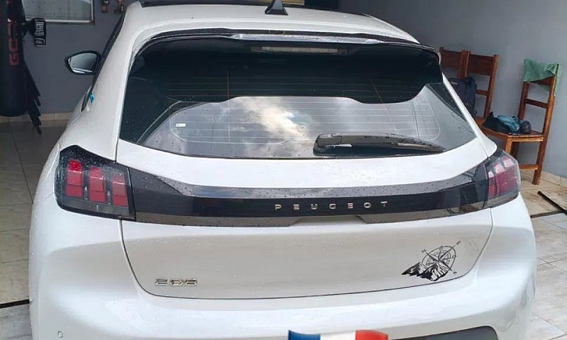 Peugeot 208 Style 1....