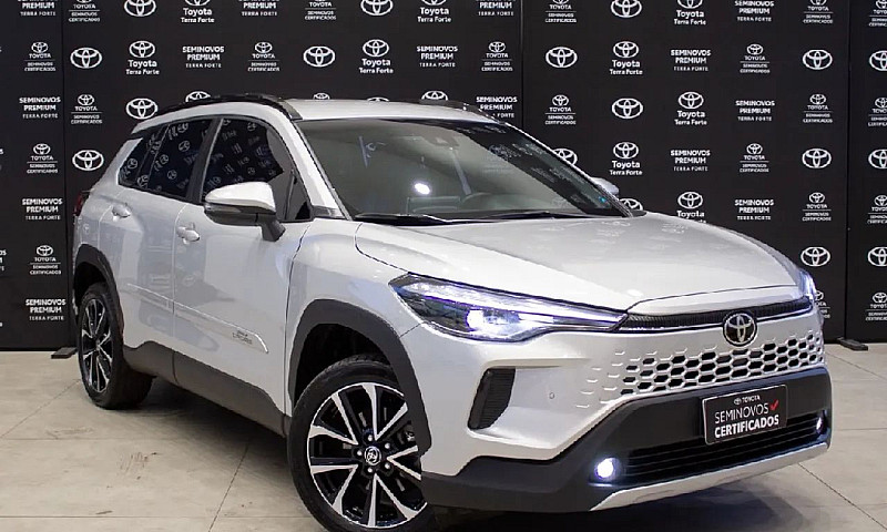 Toyota Corolla Cross...