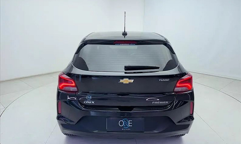 Chevrolet Onix Hatch...