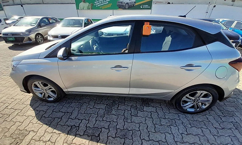 Chevrolet Onix Plus ...