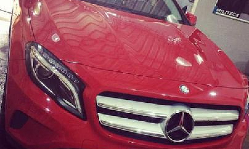 Mercedes Gla...