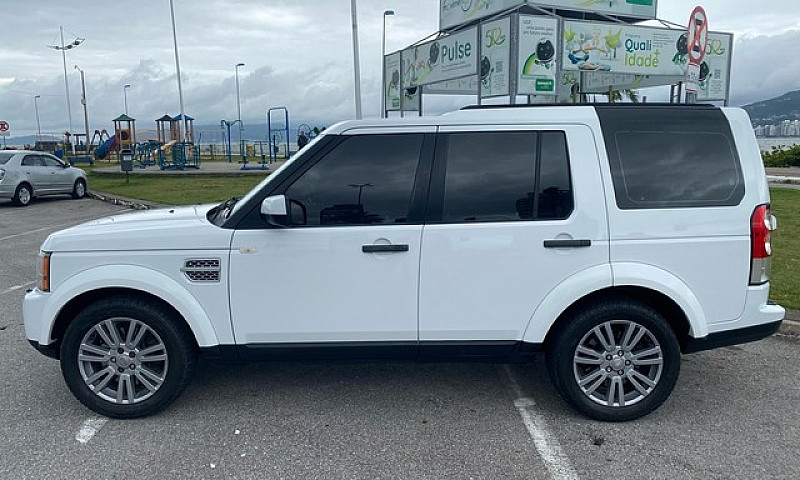 Land Rover Discovery...
