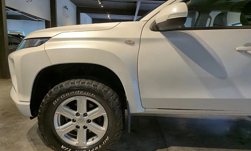 Mitsubishi L200 Trit...