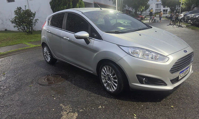 Ford Fiesta Titanium...