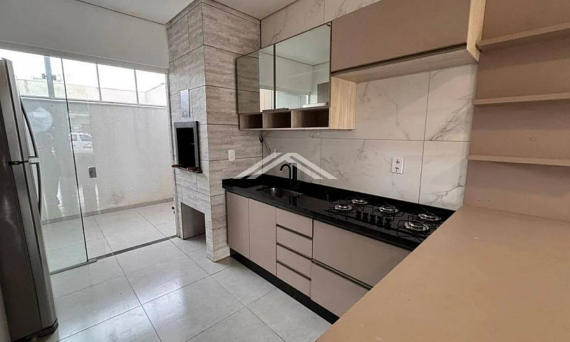 Casa Com 02 Quartos ...