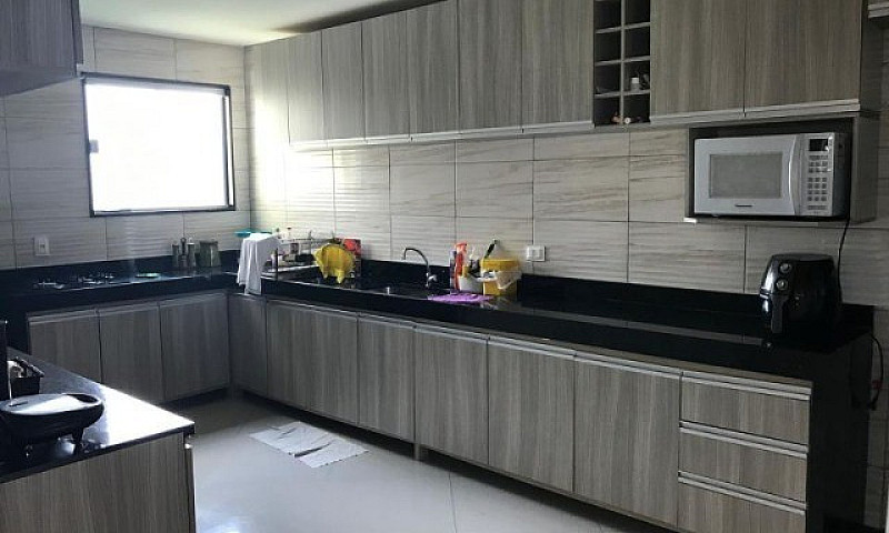 Aluga-Se Casa De Alt...