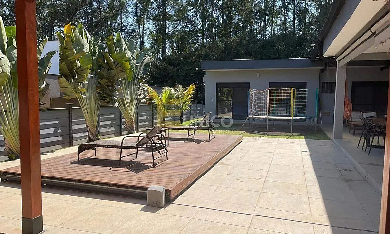 Casa Em Condomínio À...