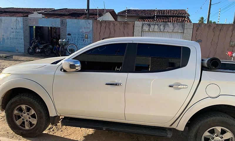 Mitsubishi L200 Trit...
