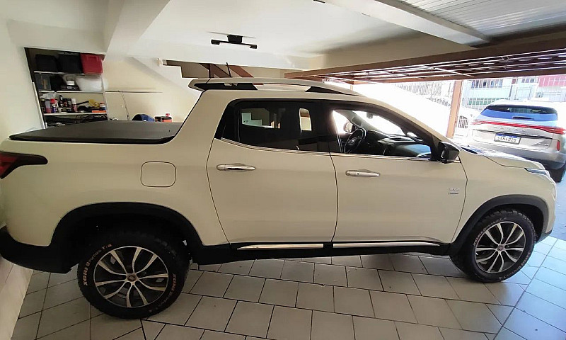 Fiat Toro Volcano 2....