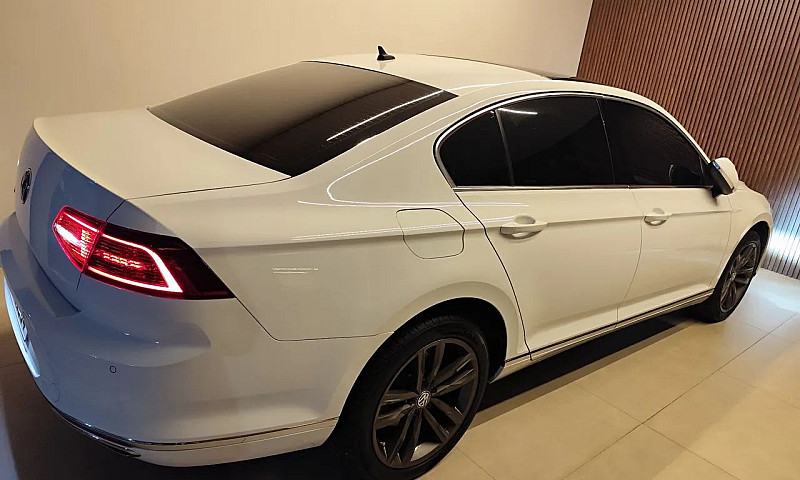 Volkswagen Passat Hi...