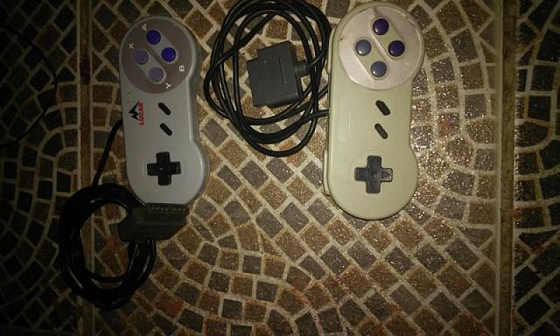 Super Nintendo Com S...