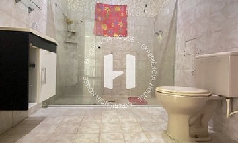 Casa No Eduardo Gome...