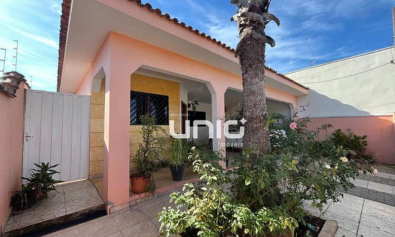 Casa Com 3 Dormitóri...