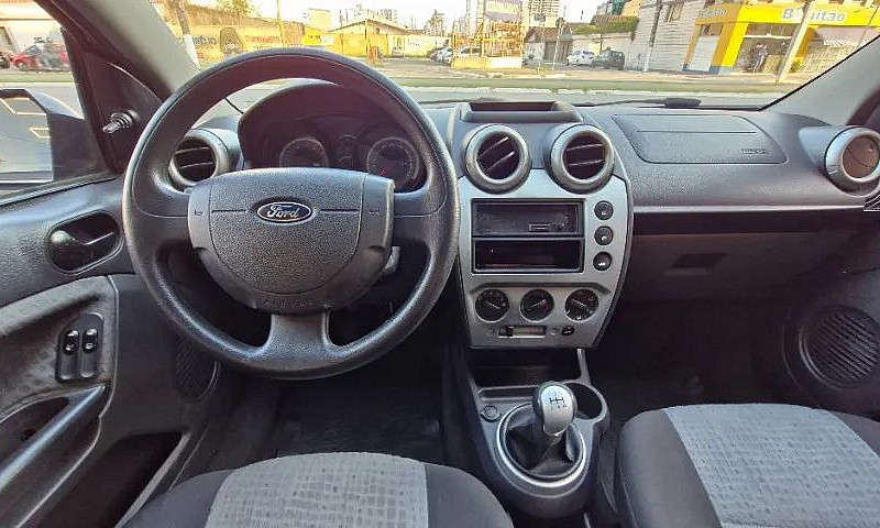 Fiesta Sedan 1.6 Cla...