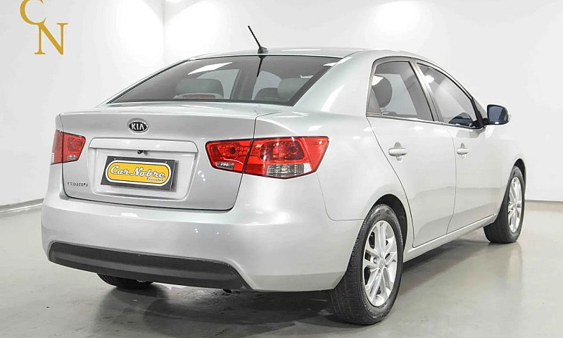 Kia Motors Cerato 1....