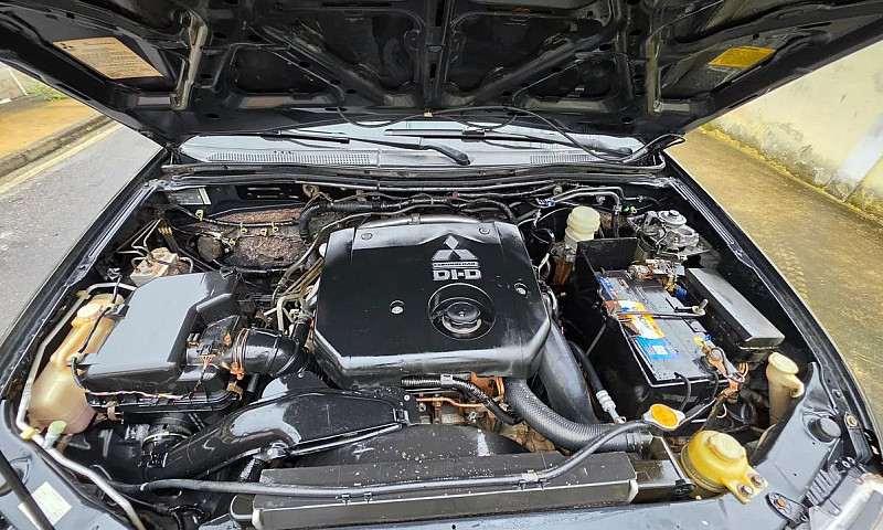 Mitsubishi Pajero Da...