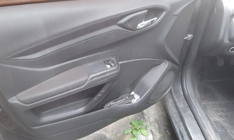 Chevrolet Onix Hatch...