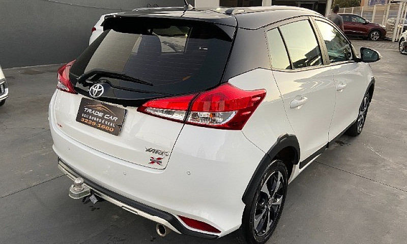 Toyota Yaris Xway Co...
