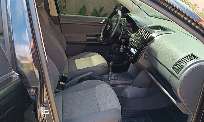 Volkswagen Polo 1.6 ...