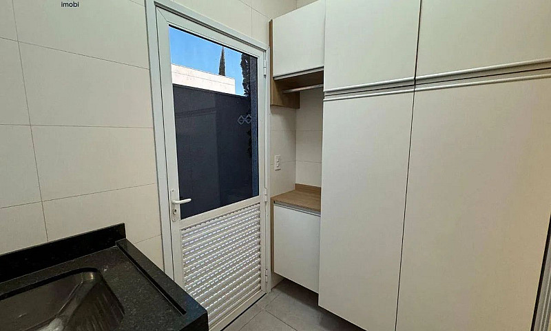 Casa Com 3 Dormitóri...