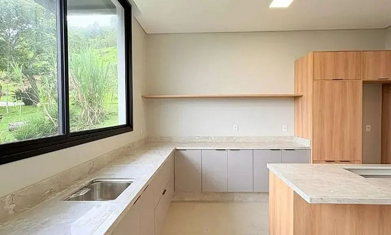 Casa Com 3 Dormitóri...