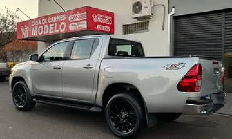 Toyota Hilux Srv Die...