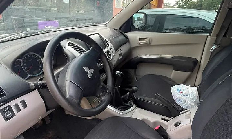 Mitsubishi L200 Trit...