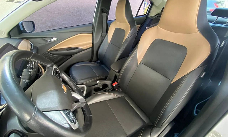 Chevrolet Onix Hatch...