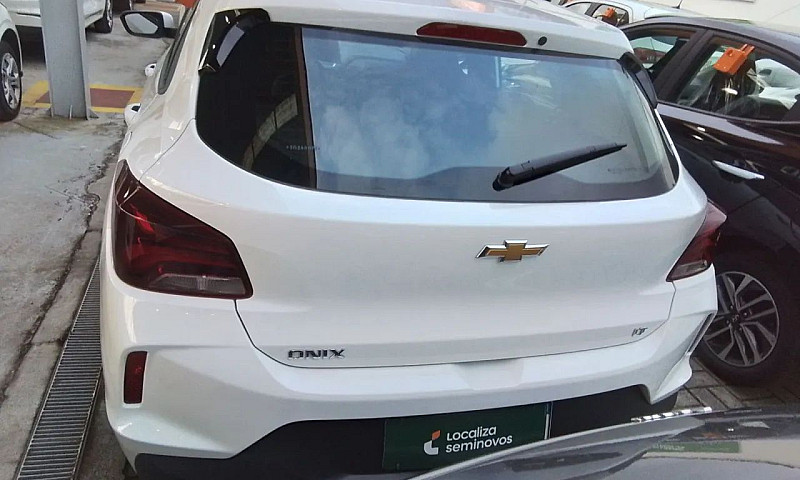 Chevrolet Onix Hatch...
