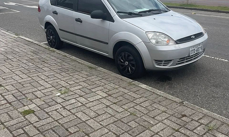 Ford Fiesta Sed. 1.6...