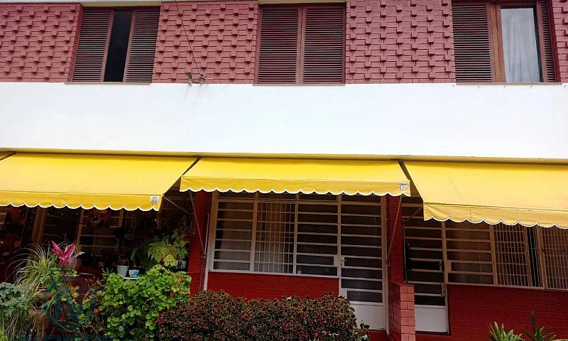 Casa Com 2 Dormitóri...