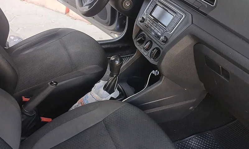 Volkswagen Voyage 1....