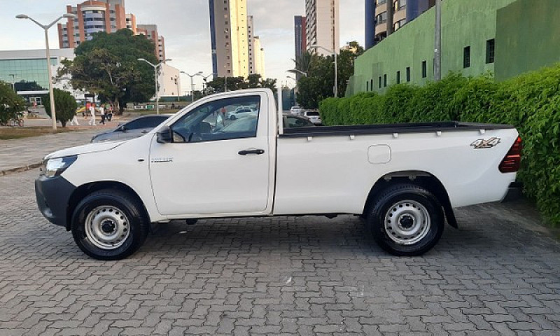 Hilux Cs Cabine Simp...