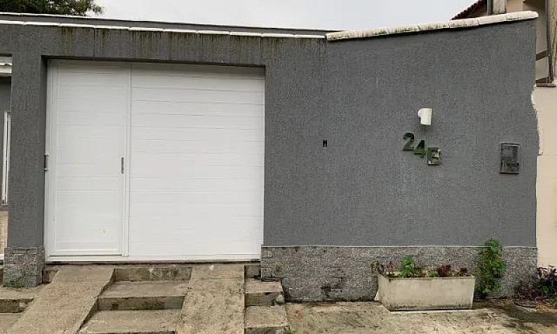 Alugo Casa Condomíni...