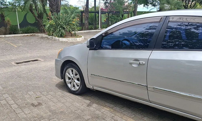 Nissan Sentra Sl 2.0...