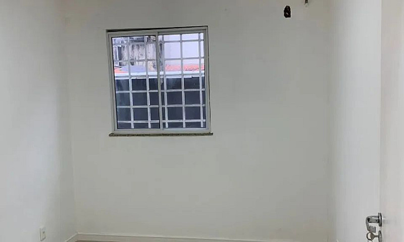 Alugo Casa Condomíni...